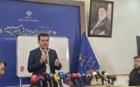 طراحی دستیار هوشمند برای پزشکیان