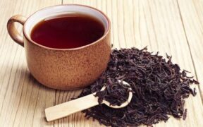 آیا نوشیدن چای داغ در اول صبح به بهبود عفونت معده کمک می‌کند