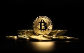 قیمت بیت کوین و اتریوم امروز سه‌شنبه ۲۳ دی ۱۴۰۴ / بازار کریپتو سبزپوش شد