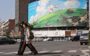 نگاه بازارها به مذاکرات ایران و آمریکا/ بورس‌ها زیر سایه سیاست