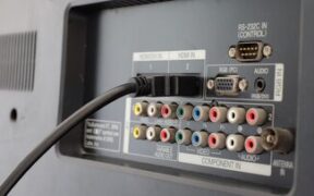 هشدار: کابل‌های HDMI قدیمی، تلویزیون هوشمند جدید شما را نابود می‌کنند