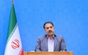 پرستاران در همه شرایط با تعهد در کنار بیماران حضور دارند