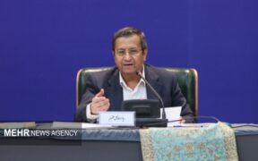 همتی: تامین ارز دارو بدون مشکل ادامه دارد