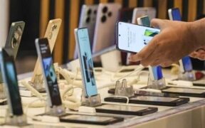 بلاتکلیفی در بازار موبایل / محموله‌های ترخیص‌شده هنوز رجیستر نمی‌شوند