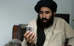 طالبان استفاده از گوشی‌های هوشمند را ممنوع کرد