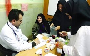 وعده دولت برای ترمیم حقوق کارکنان وزارت بهداشت