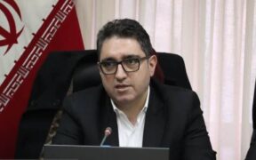 اختلاف نرخ دلار، تجارت را قفل کرده است | دلار ۱۳۰ هزار تومانی را نمی‌شود با نرخ ۸۰ هزار تومان فروخت