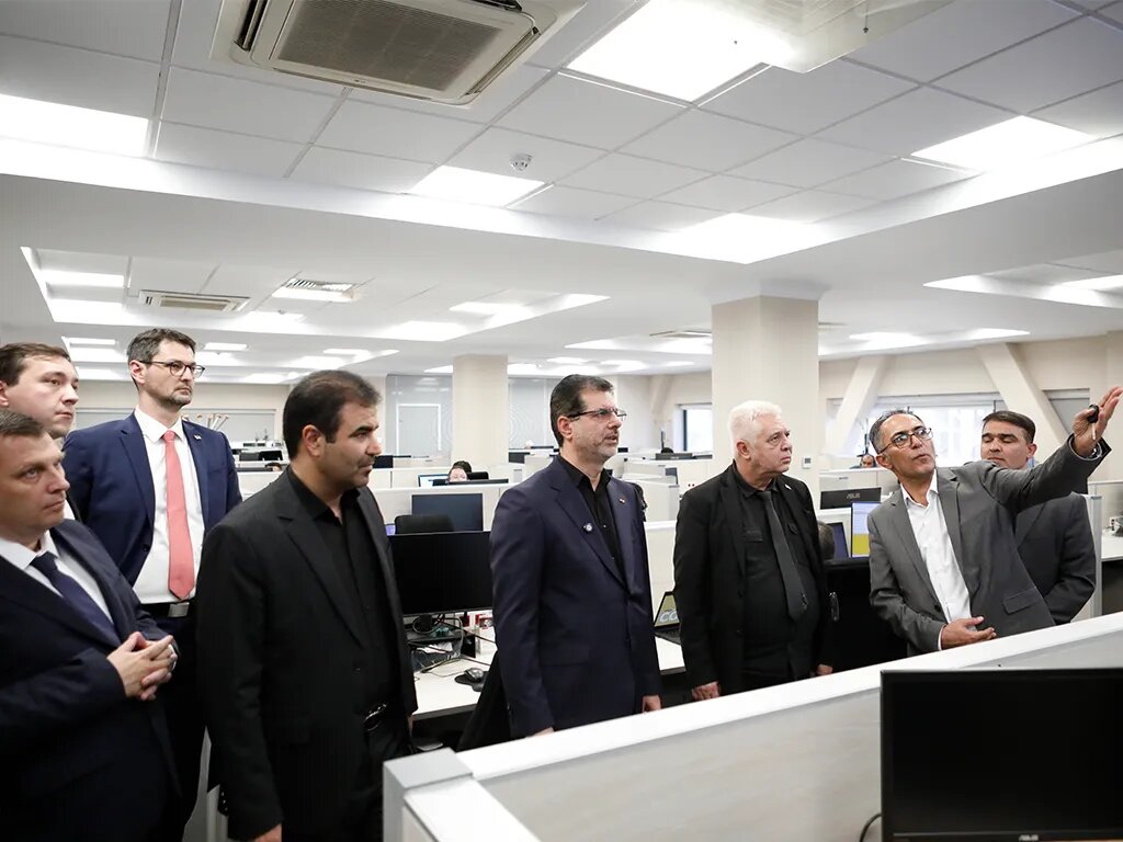 وزیر ارتباطات صربستان از ایرانسل بازدید کرد وزیر ارتباطات صربستان از ایرانسل بازدید کرد