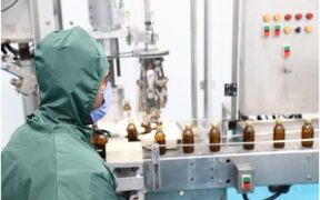 بخشی از مشکلات دارو با نسخه‌های درون‌صنعتی حل شدنی نیست