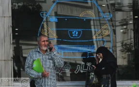 دلار ۴ درصد ریخت، ۲۰۷ فقط ۲.۹ درصد / خودرو زیر فشار دلار کوتاه می‌آید؟