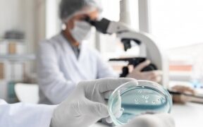 ارتباط هورمون‌درمانی با کاهش عوارض دوران یائسگی