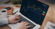 این تریدر معروف ۱۵۱ میلیون دلار روی صعود ۳ ارز دیجیتال بزرگ شرط‌بندی کرد