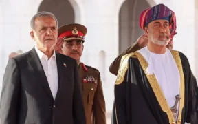 سیگنال جدید از عمان به بازار طلا و دلار/ دلار در آستانه ۲۴۰ هزار تومان؟/ بازار منتظر خبر مهم روز دوشنبه