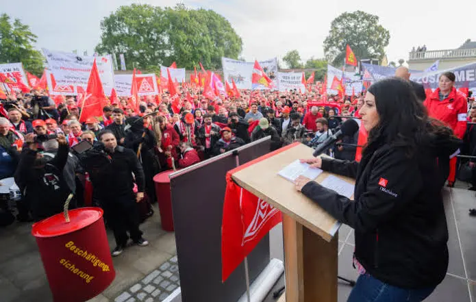نیروی کار «زوری»؛ بحران مشترک صنعت خودرو ایران و آلمان؟ images